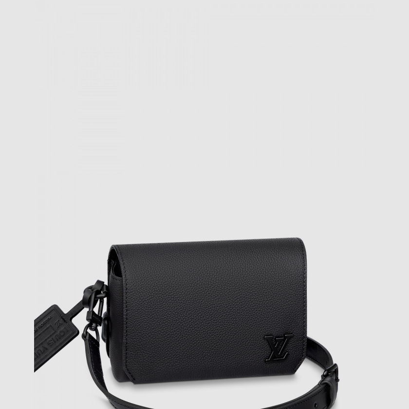 루이비통 패스트라인 웨어러블 월릿 M82085