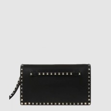 발렌티노 가라바니  락스터드 플랩 스트랩 클러치