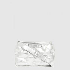 미디엄 사이즈의 숄더백