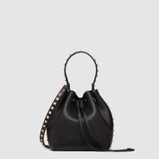 발렌티노 락스터드 가죽 버킷백