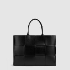 보테가베네타 아르코 토트백 라지 680165