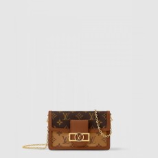 루이비통 도핀 체인 월릿 M68746