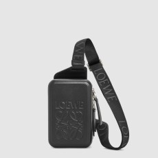 로에베 몰드 슬링 백 B987W42X07