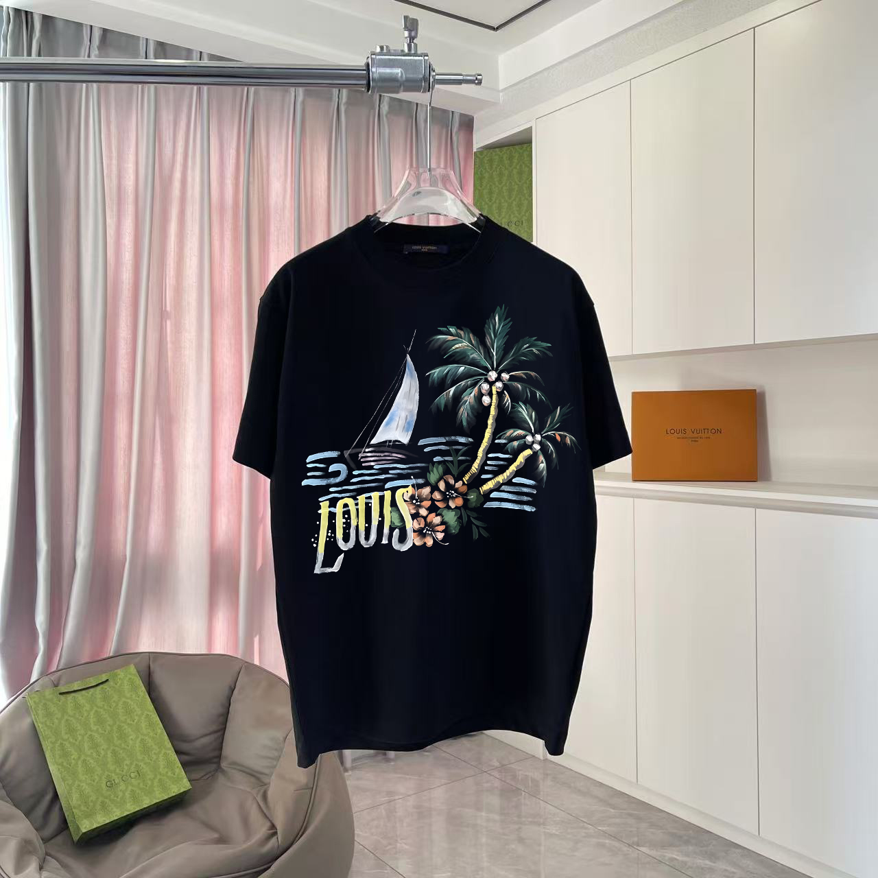 루이비통 로고 인쇄 반팔 티셔츠