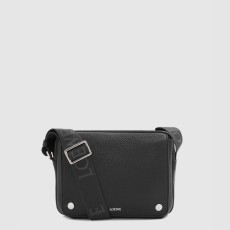 로에베 XS 페블 메신저백