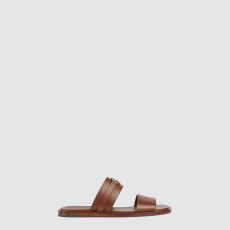 구찌 라운드 인터로킹 G 디테일의 샌들 782687