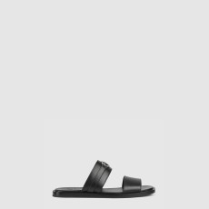 구찌 라운드 인터로킹 G 디테일의 샌들 782687