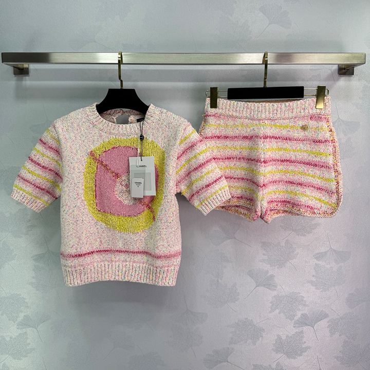 샤넬 슈퍼 핑크 니트 슈트