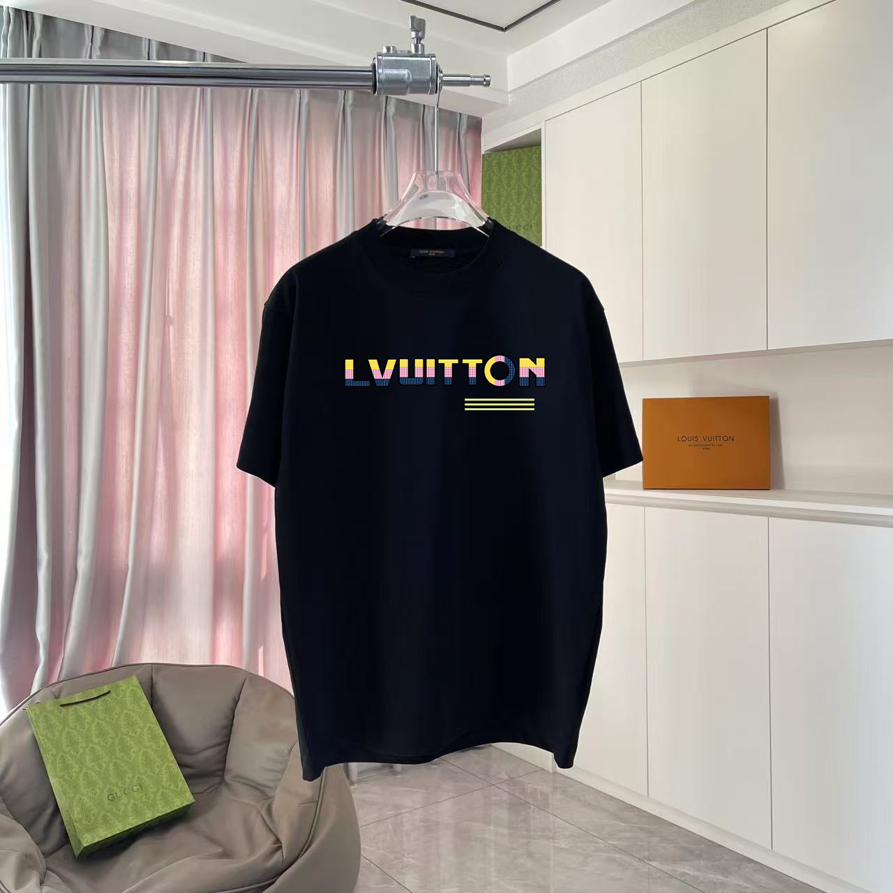 루이비통 반팔 티셔츠