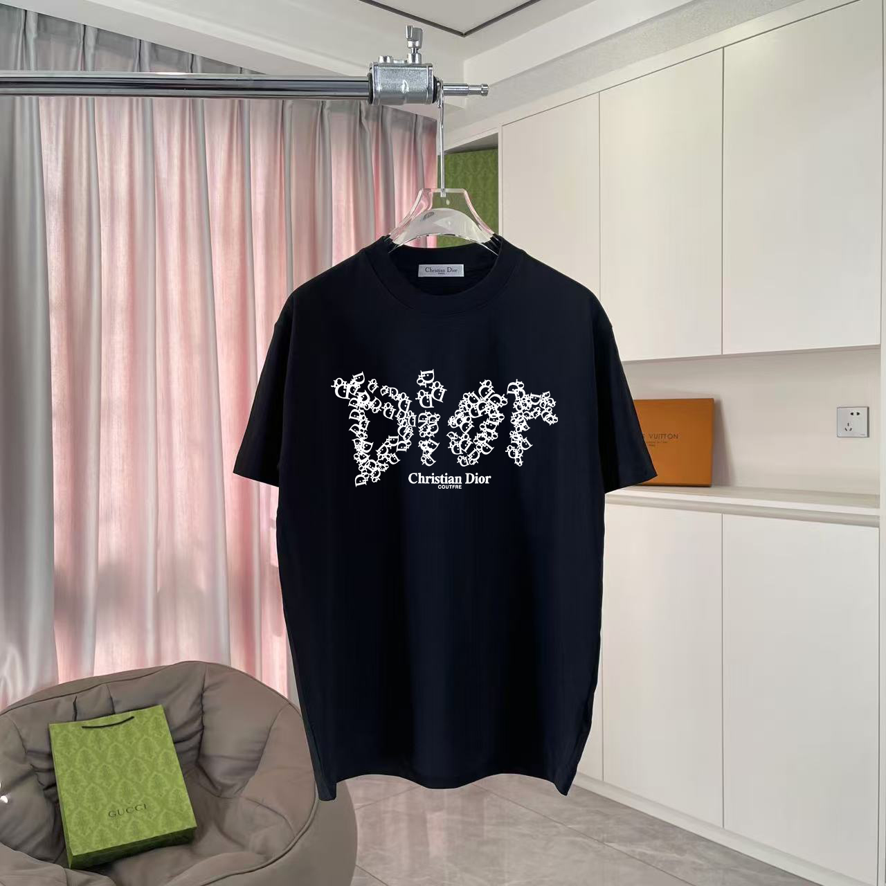 디올 반팔 티셔츠