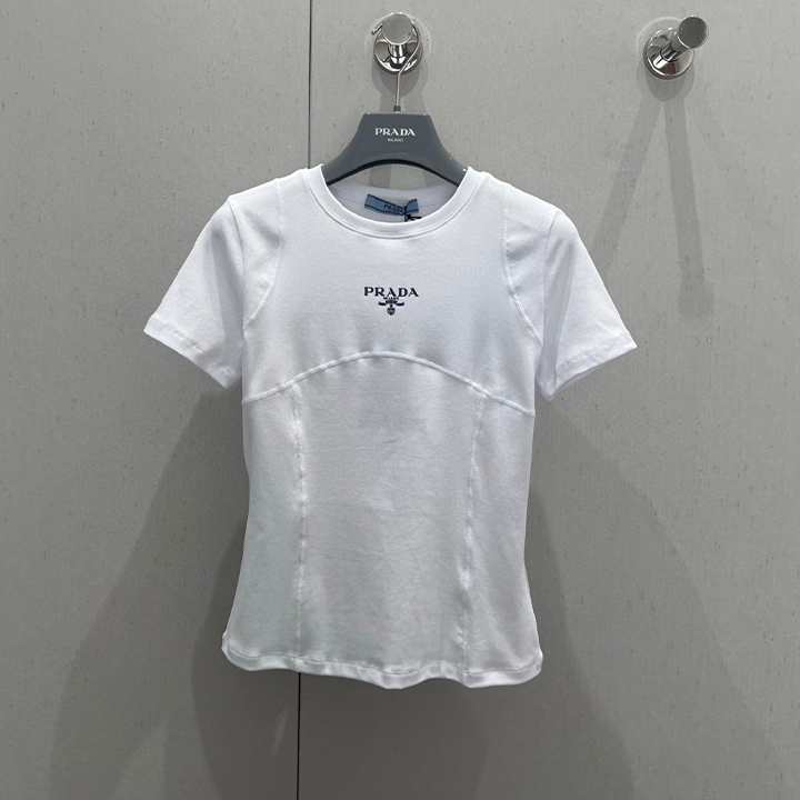 프라다 라운드넥 반팔 티셔츠