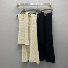 펜디 라운드넥 메탈 버튼 장식 베스트 탑,롱 스커트 세트