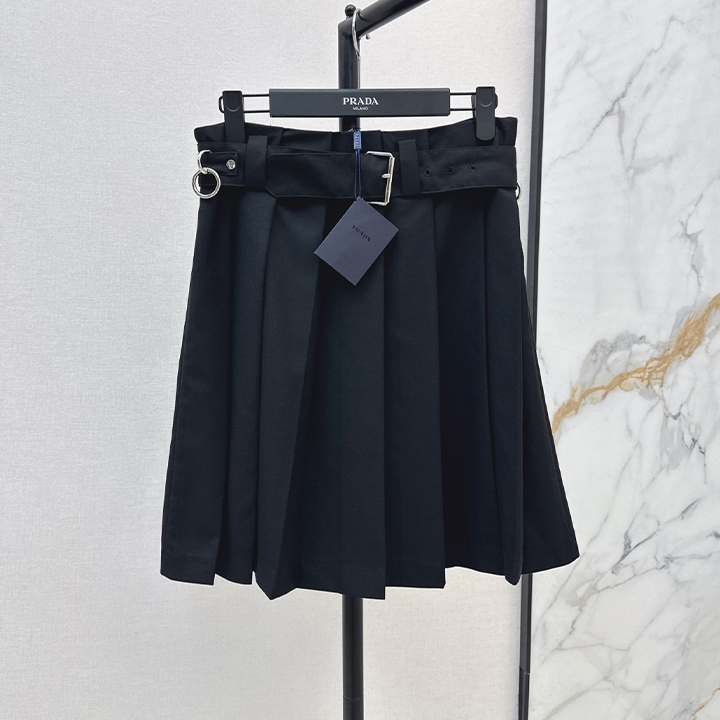 프라다 벨트 장식 플리츠 스커트