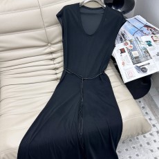 라운드넥 슬리브리스 베스트 드레스