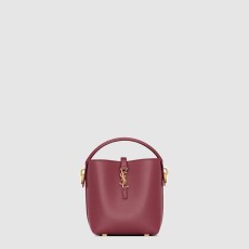 생로랑 유광 가죽 소재의 LE 37 미니 765870