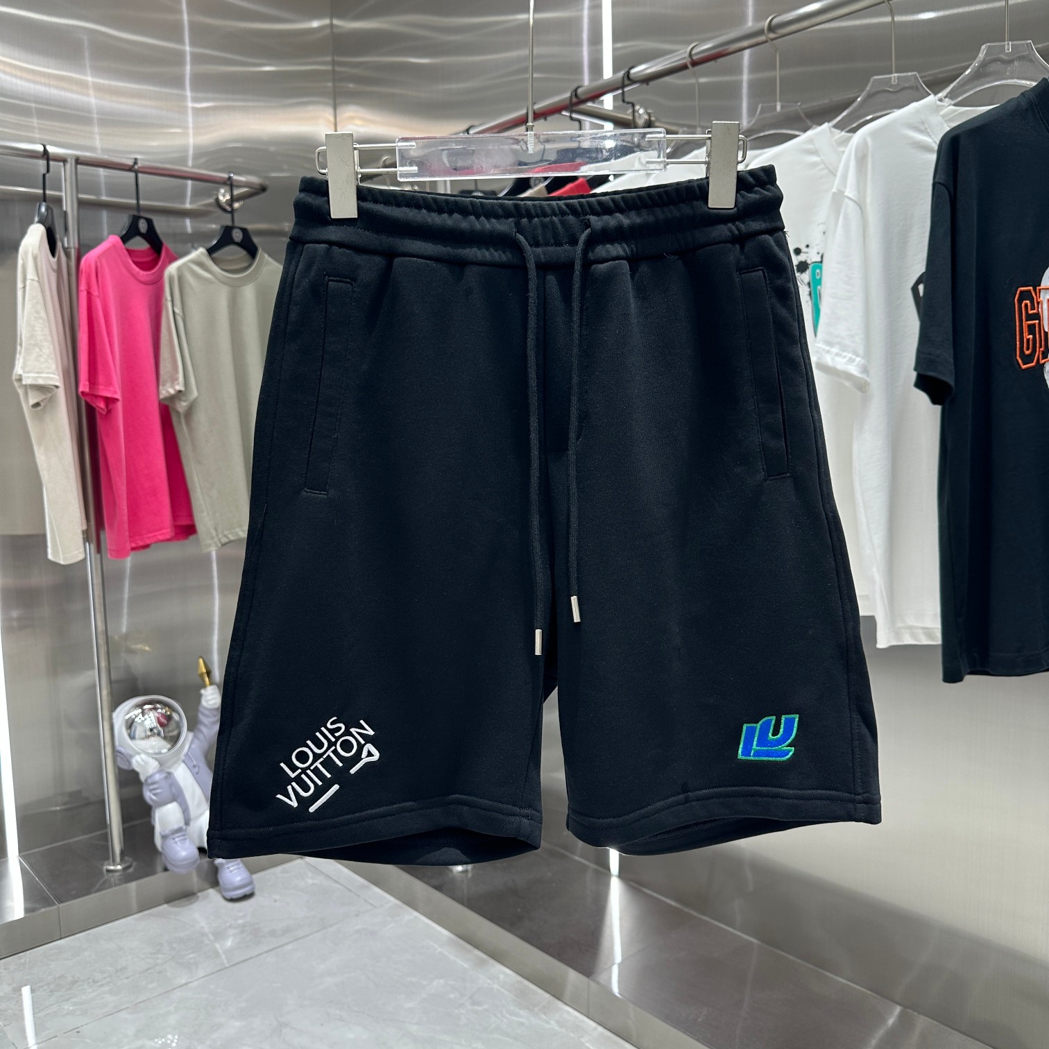 루이비통 자수 캐주얼 반바지