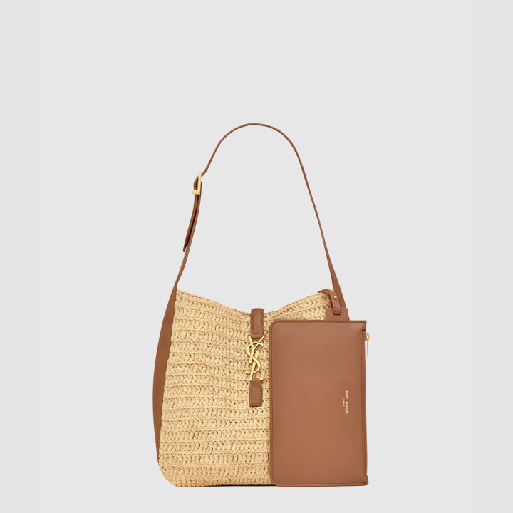 생로랑 라피아 및 가죽 소재의 유연한 le 5 à 7 스몰백 823812