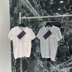 프라다 포켓 마이크로 로고 니트 반팔