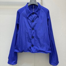 프라다 삼각형 로고 트위스트 자외선 차단 셔츠