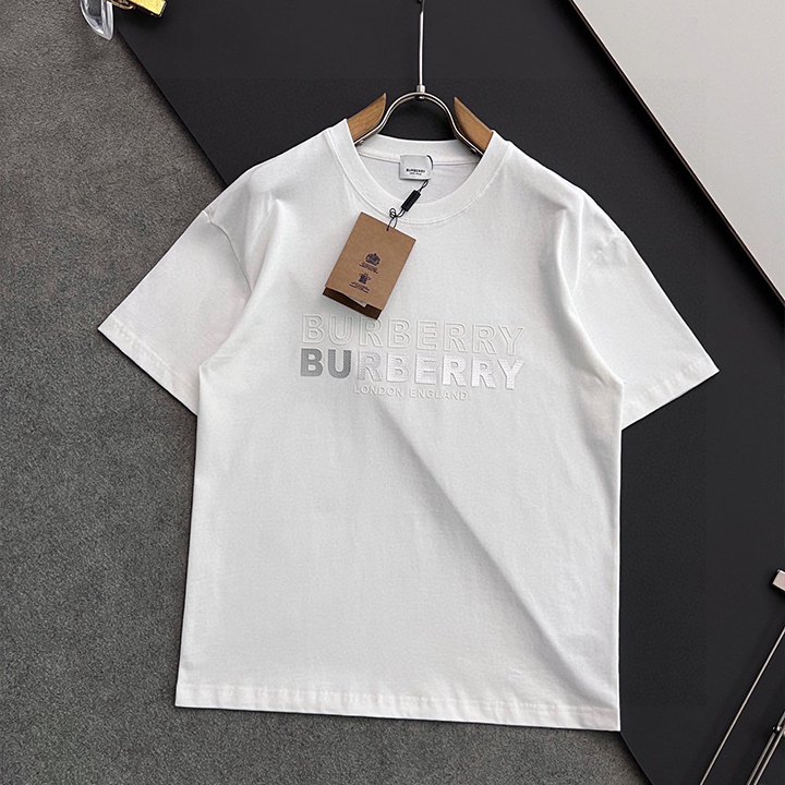 버버리 캐주얼 반팔 티셔츠