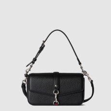 구찌 후크 클로저가 있는 스몰 크로스백 821623