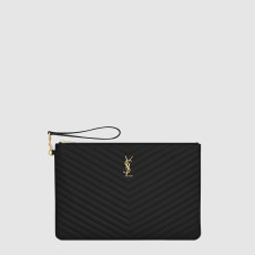 생로랑 블랙 마틀라세 가죽 소재의 모노그램 다큐먼트 홀더 440222