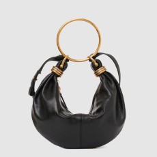 끌로에 그레인드 가죽 Marcie 스몰 Bracelet 호보백 AS611