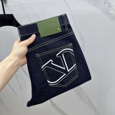 발렌티노 2025년 초봄 얇은 최신 청바지