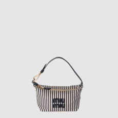 미우미우 위빙 클러치 5NE841