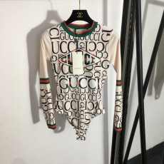 구찌  G 레터 프린트 긴팔 원피스 수영복(가슴 패드 포함)