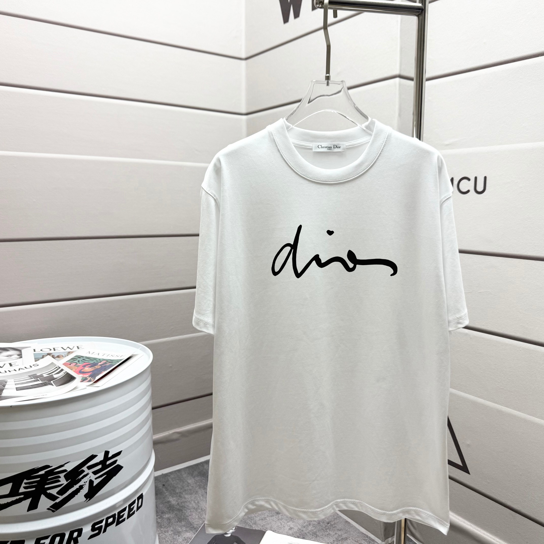 디올 DIOR 공식 2025 봄/여름 신상품 반팔 티셔츠