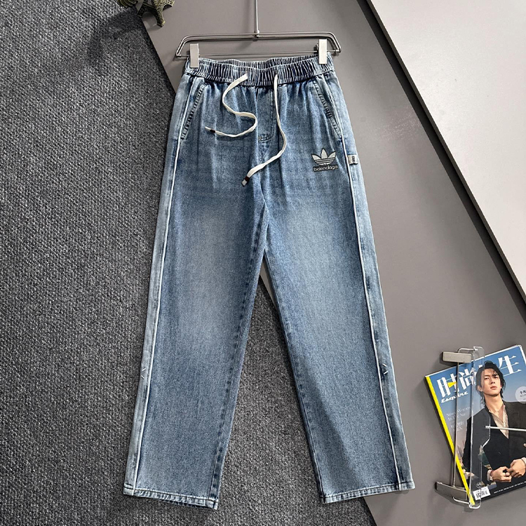 발렌시아가 클로버 2025 여름 루즈 와이드 레그 진 스트레이트 팬츠