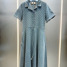 구찌 트윌 코튼 데님 자카드 소재의 벨트 자카드 데님 드레스