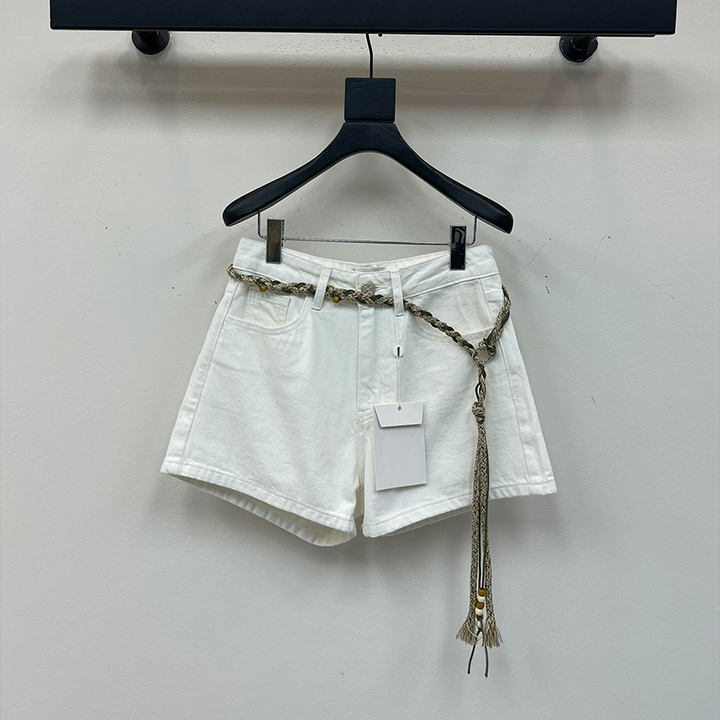 샤넬 비즈 장식 화이트 반바지