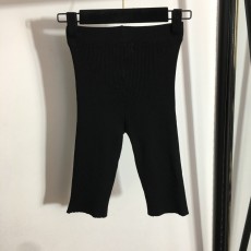 생로랑 레터링 메탈 파트 장식 니트 고탄력 슬림핏 5점 반바지 요가 레깅스