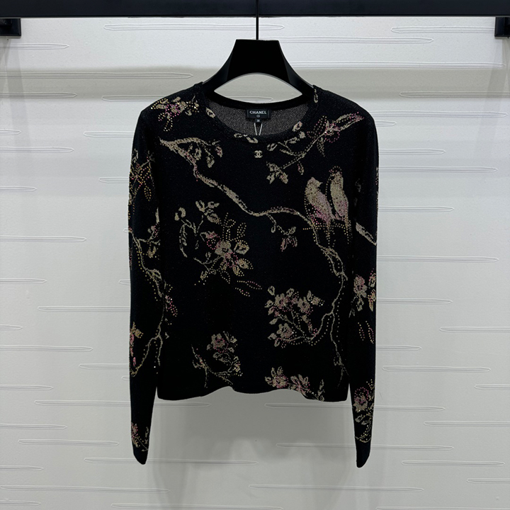 샤넬 울 소재가 편안하고 피부 친화적인 라운드넥 긴소매