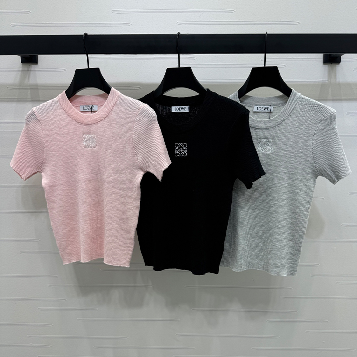 로에베 토템 자수 니트 반팔