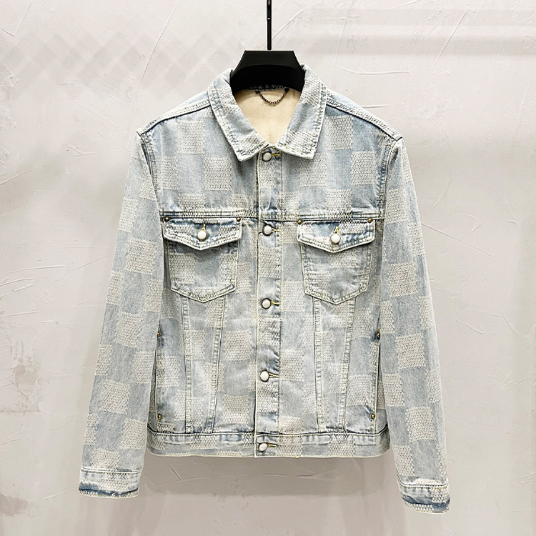 루이비통 파렐의 체커보드 컬렉션 데님 재킷