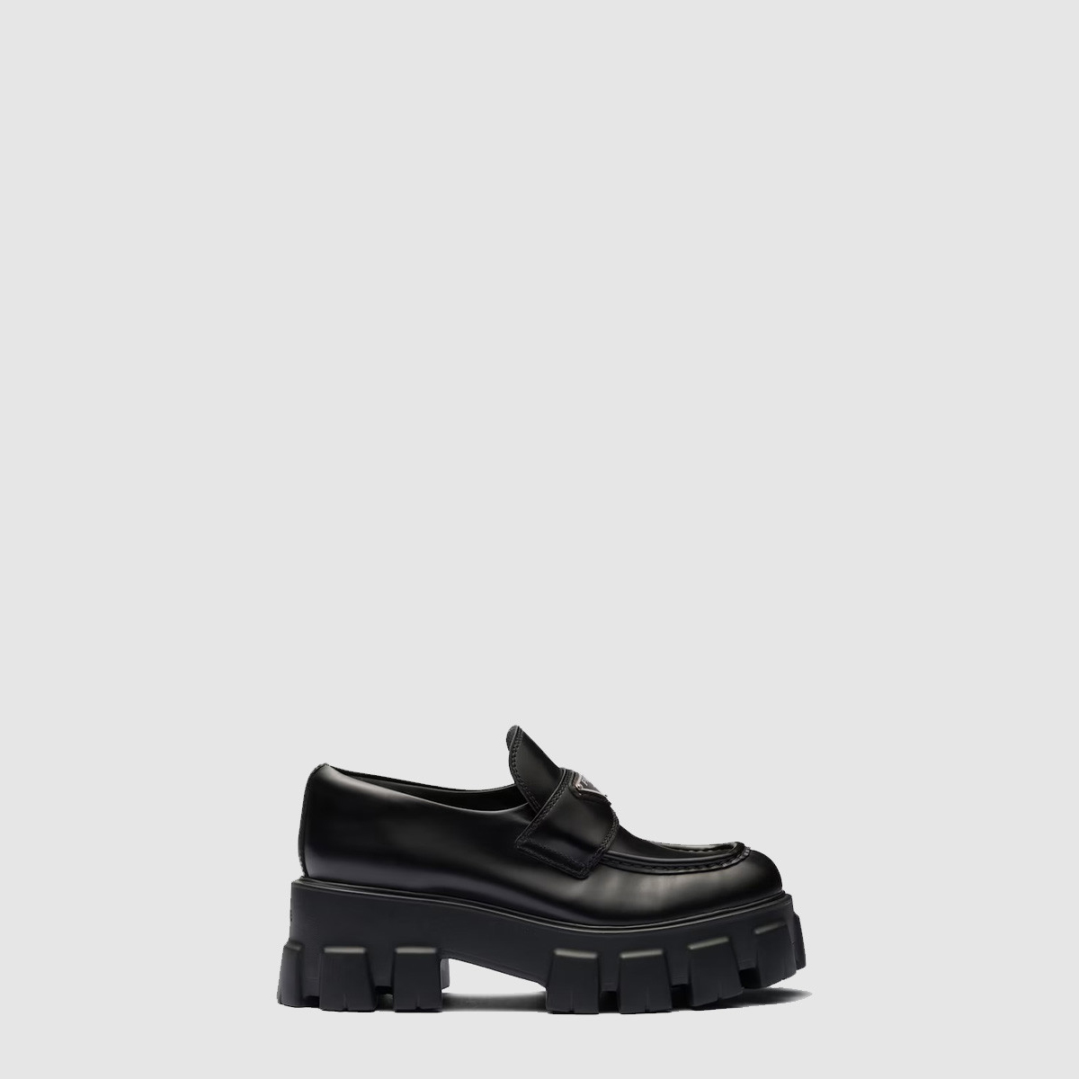 프라다 브러시드 가죽 모놀리스 로퍼 1D649M