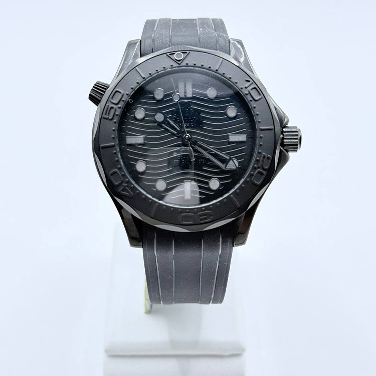 오메가 씨마스터 티타늄 올블랙 우레탄 OW20