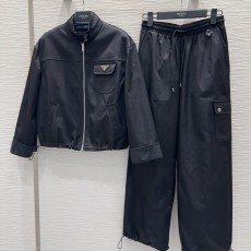 프라다 패셔니스타들의 또 다른 인기 아이템 캐쥬얼 세트