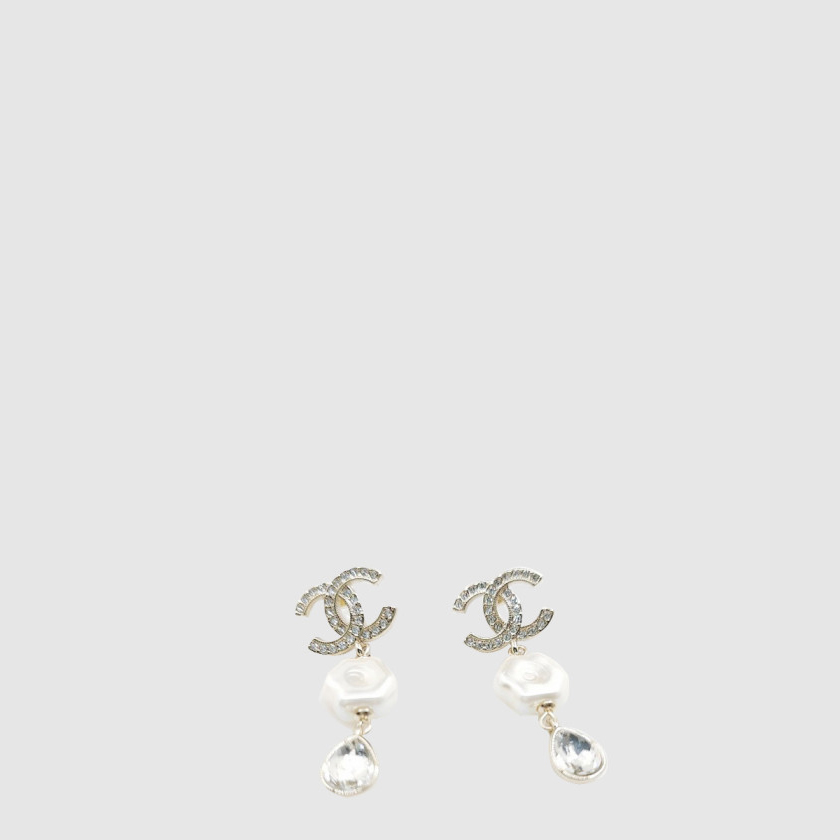 샤넬 CC로고 크리스탈 드롭 이어링 AB7112