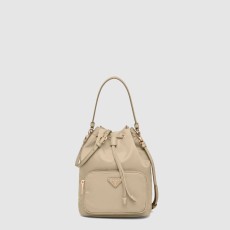 프라다 리나일론 버킷 백 1BH038