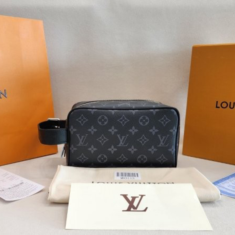 루이비통 L 돕 키트 클러치 블랙 M83113