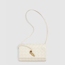 보테가베네타 안디아모 파우치 836940