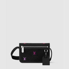 루이비통 보스포어 웨어러블 월릿 M13963
