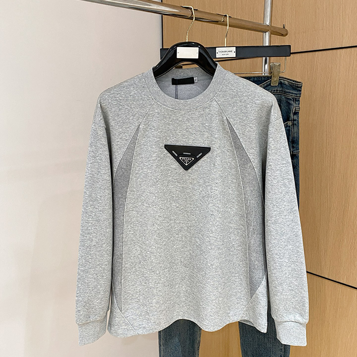프라다 크루넥 스웨트셔츠
