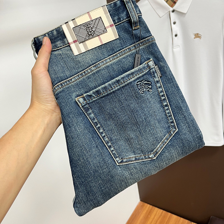 버버리 25년 가을 비즈니스 캐주얼 청바지