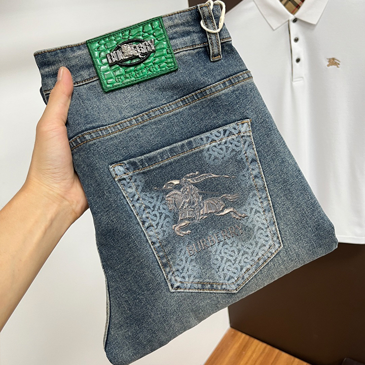 버버리 25년 가을 비즈니스 캐주얼 청바지