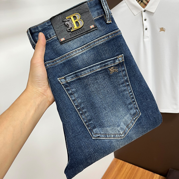 버버리 25년 가을 비즈니스 캐주얼 청바지